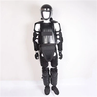 Costume anti-émeute